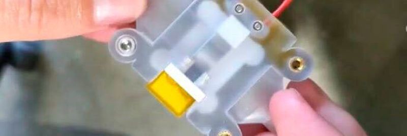 Trotz ihrer nützlichen Eigenschaften wurde technische Keramik wenig eingesetzt. Sie war schwer zu verarbeiten. Das ändert sich mit Additiver Feritgung. Im Bild ist eine Dosiereinheit, die nur mit 3d-gedruckter Keramik umgesetzt werden konnte.