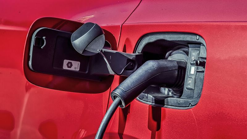 Zell- und Batteriehersteller suchen zurzeit verstärkt nach Alternativen zu den gängigen nickelbasierten Lithium-Ionen-Akkus.