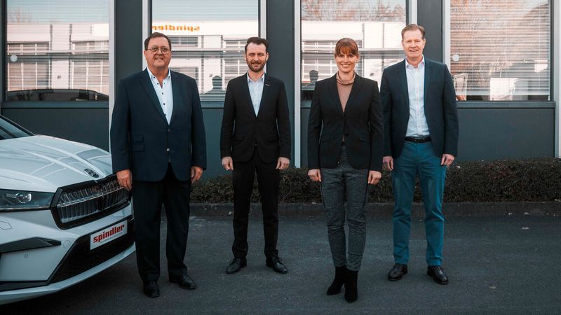 Neben Harald Krenn (links) und Uwe Rodemerk (rechts) zählen künftig auch Friederike Moritz und Daniel Heilig zur Geschäftsführung der Spindler-Gruppe.
