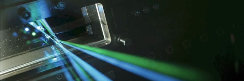 Daten lassen sich auch per Laser übertragen, sicherheitskritische Systeme müssen deshalb auch optisch gut geschützt sein.