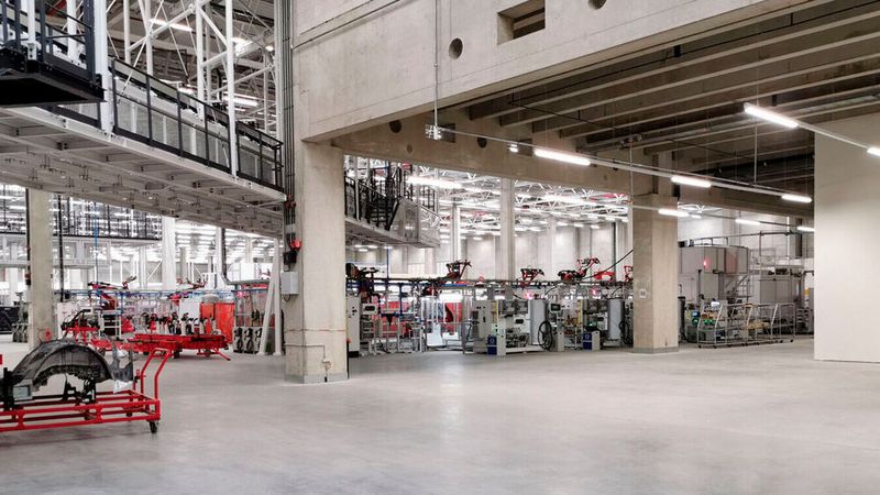 500.000 Autos sollen im neuen Tesla-Werk künftig jährlich vom Band laufen, die Batterieproduktion hat eine Kapazität von 50 GWh.