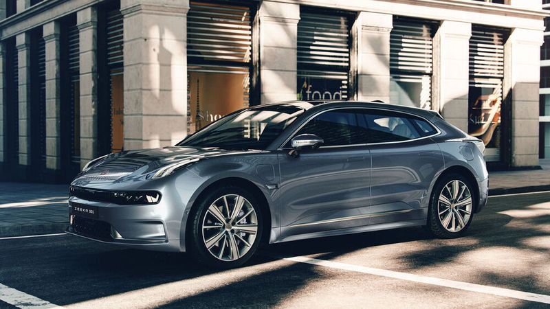 Zeekr (hier das Modell „001“) ist eine der neuen E-Auto-Premiummarken. In China fehlt es jedoch nach an Fahrzeugen des mittleren Preissegments.
