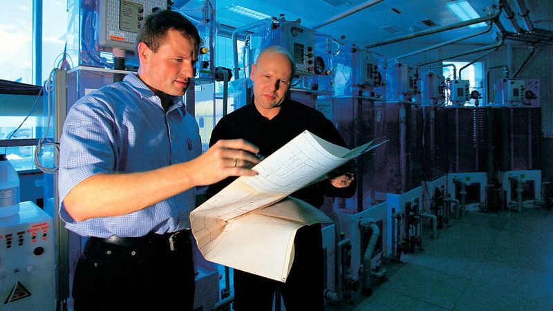 Mit dem Lieferkettengesetz soll sichergestellt werden, dass internationale Lieferanten bestimmte Standards einhalten.