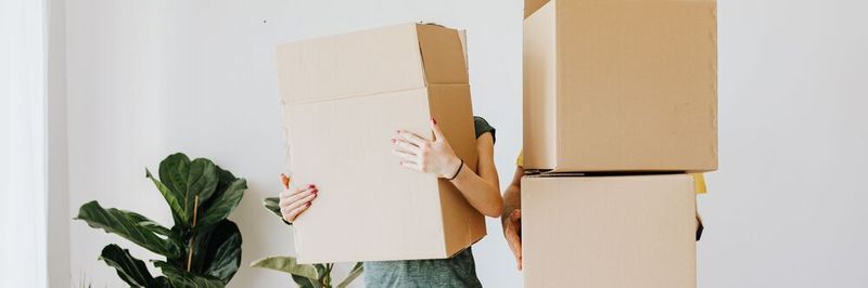 Damit Ihre Mitarbeiter gar nicht auf die Idee kommen, sich umorientieren zu wollen, sollten Sie viel für die Mitarbeiterbindung tun und zum Beispiel die Vorsorgeleistungen verbessern.