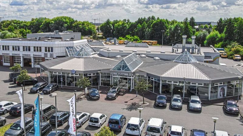 Die Kühne-Gruppe bereitet sich mit guter Mitarbeiterführung auf den digitalen Wandel der Automobilbranche vor.