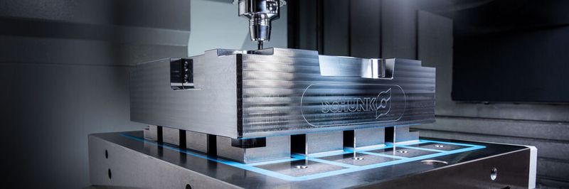 The magnetic clamping technology offers distortion-free clamping of the workpiece.