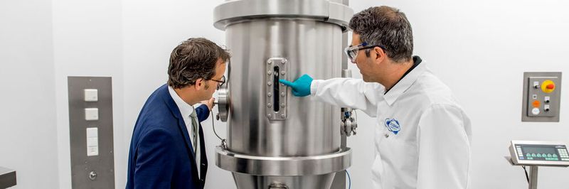 Fluidized-bed system in the Diosna Processlab