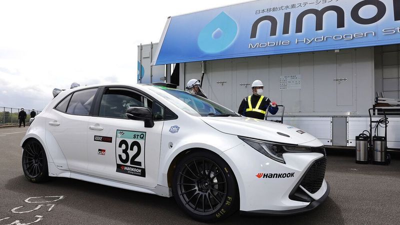 Toyota ist nicht nur ein Verfechter der Brennstoffzelle, sondern will auch den Wasserstoff-Verbrennungsmotor voranbringen – wie bei diesem Renneinsatz.