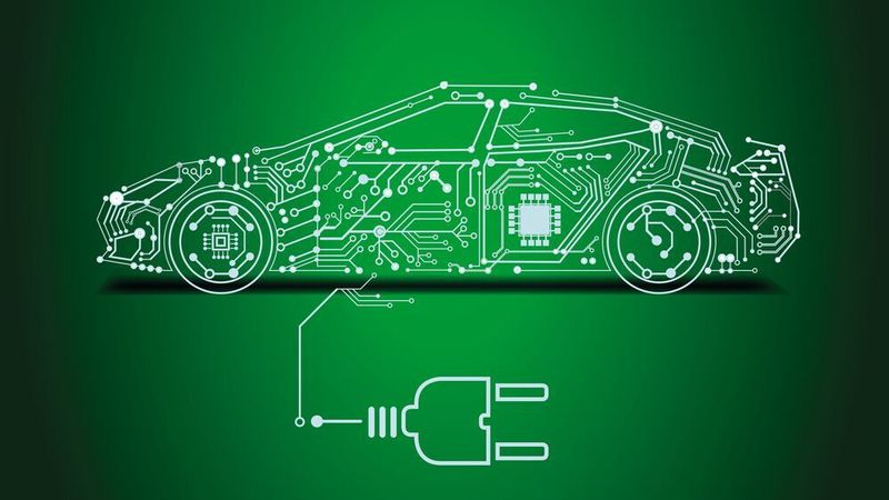 Aktuell deute sich an, dass die Chipkrise 2022 die Hersteller noch flächendeckender treffen werde, befürchtet Peter Fuß, Senior Advisory Partner Automotive bei EY.