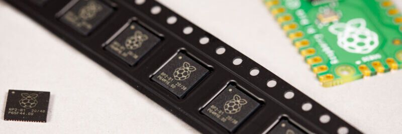 Raspberyy Pi Mikrocontroller RP2040: Geschäftskunden können die MCU via Raspberry Pi Direct gleich bei dem Hersteller des bekannten Single-Board-Computers in Rollen zu je 500 oder 3400 Einheiten beziehen.