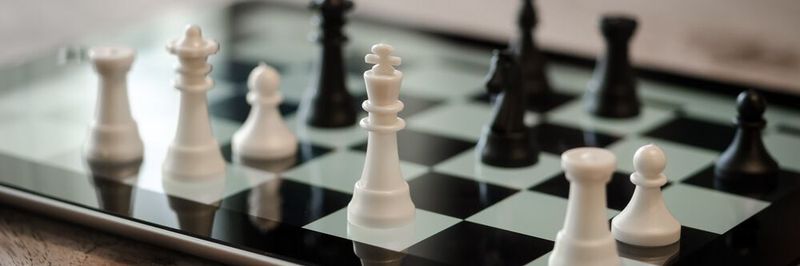 Bevor ein Unternehmen eine Marketing Automation Software einführen möchte, sollte es sich die Frage stellen, welche Ziele erreicht werden sollen. Geht es beispielsweise um Leadgenerierung, höhere Online-Abschlüsse oder ein besseres E-Mail-Marketing?