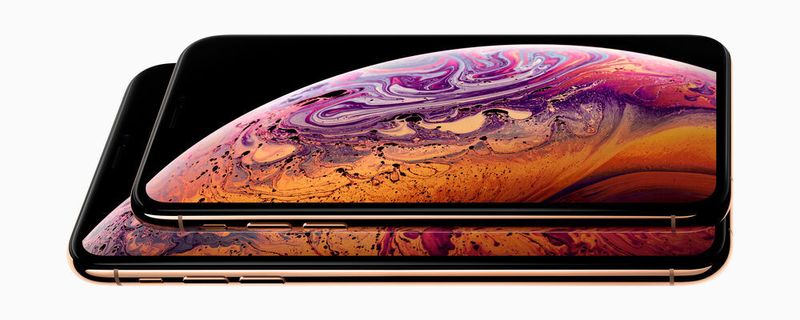 Mit ihren flächig verklebten Akkus gelten Apples iPhones als Synonym für schlechte Reparierbarkeit. Mittlerweile hat ein Umdenken eingesetzt: So bietet das Unternehmen – beginnend mit iPhone 12 und iPhone 13 – Originalteile, Werkzeuge und Reparaturanleitungen für Endkunden an.
