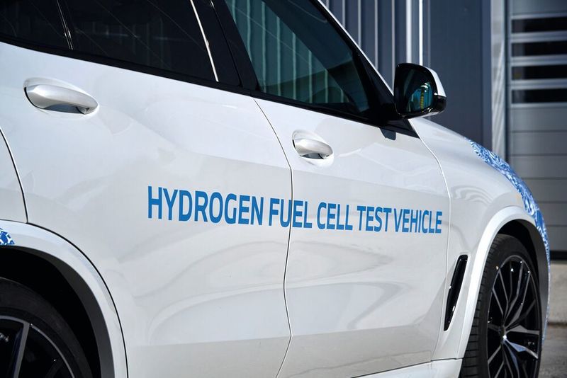 Wasserstoff als Energieträger im Pkw: BMW und andere Unternehmen entwickeln einen Tank, der sich in bestehende Fahrzeug-Baukästen integrieren lassen soll.