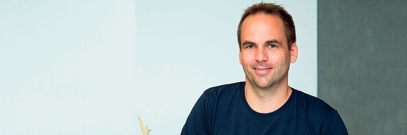Kai Waehner: „Die Datenkonsumenten sollen unabhängig von den Releases des Verteilsystems selbst bestimmen können, welche Daten relevant sind und diese ordern, egal ob es sich um eine Streaming-Anwendung, einen Web-Service, eine Datenbank oder eine Mobile App handelt.“