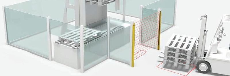 Sicheres Palettenmagazin: Der Zugangsbereich wird durch einen Sicherheits-Lichtvorhang gesichert. Zusätzlich sind vor und hinter dem Sicherheits-Sensor Induktionsschleifen in den Boden eingelassen. So kann das Sicherheitssystem zwischen Gabelstapler und Personen unterscheiden.