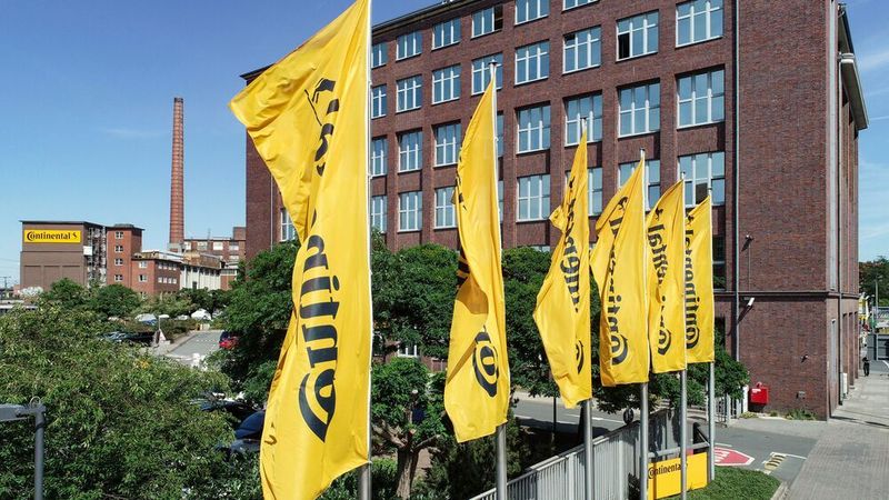 Nach Bekanntwerden des Presseberichtes legte die Continental-Aktie um fast 5 Prozent zu und wurde damit zum Spitzenreiter im Dax.