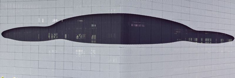 Die Schwarz-Gruppe , hier ein Detail eines der Gebäude am Hauptsitz, verwirklicht das Prinzip Georedundanz.