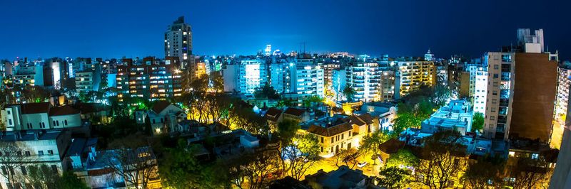 Mit einer intelligenten Straßenbeleuchtung in Montevideo soll auch der CO2-Ausstoß verringert werden.