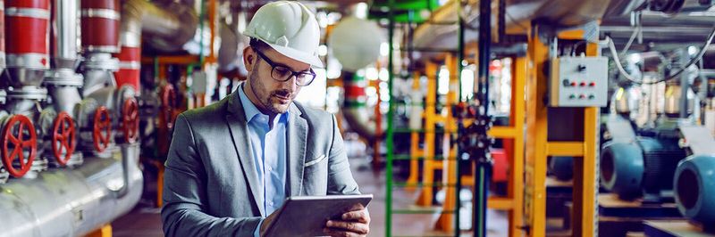 Für die meisten unsihtbar: Die Energieversorgung in einem Rechenzentrum; die Technikräume gleichen dem eines Kraftwerks.
