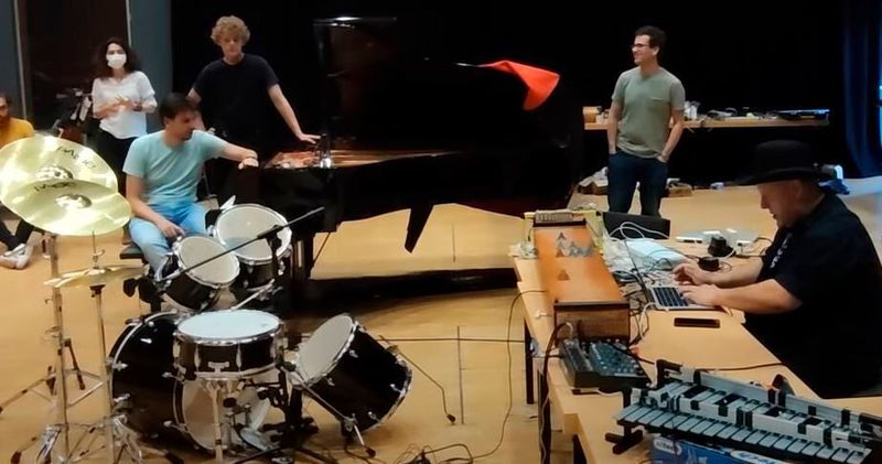 Das Pandemic Robot Orchestra ist ein gemeinsames Projekt der Hochschule Aalen, der TU Delft und Bruno Kramm von der Firma Infinite Devices aus Magdeburg. Hier beim Kickoff an der TU Delft.