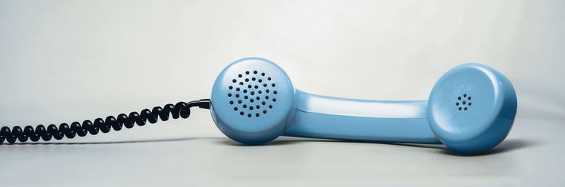 Wenn Sie ein Problem haben: Suchen Sie im Internet nach Antworten oder rufen Sie den Experten an?