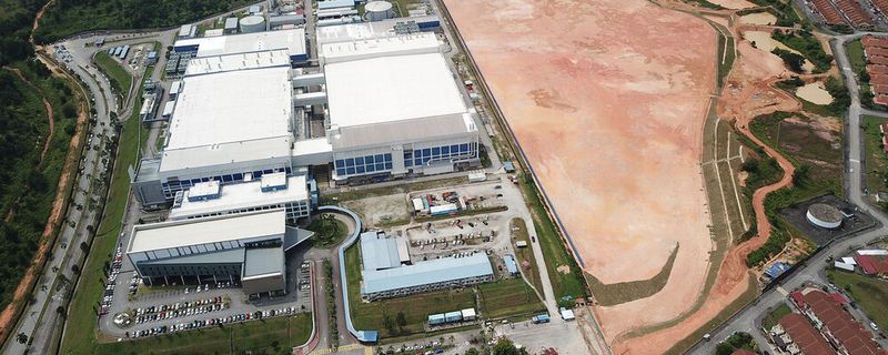 Der Boden ist bereits bereitet: Infineon baut seine Fertigungskapazität für Galliumnitrid- und Siliziumkarbidhalbleiter an seinem Standort in Kulim, Malaysia massiv aus.