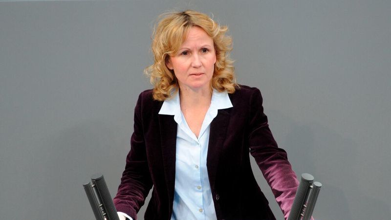 Steffi Lemke ist sich sicher, dass die Elektromobilität im Straßenverkehr die effizienteste und kostengünstigste Alternative für mehr Klimaschutz ist.