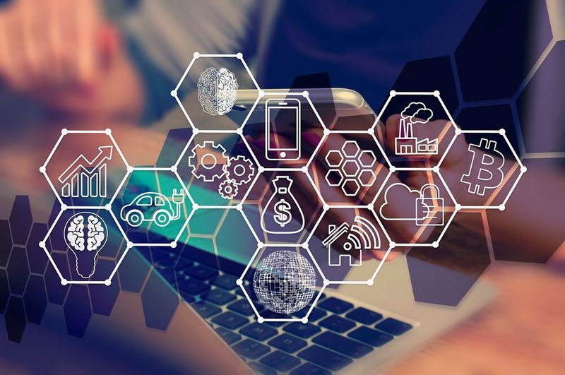Für das Barometer wurden Unternehmen zu den Themenfeldern Technologie, IT-Integration, Strategie und Ziele sowie Treiber und Hemmnisse der Digitalisierung befragt.