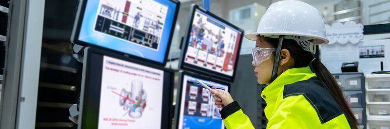 Oft wird vor der Aktualisierung von Operational Technology und deren Verknüpfung mit IT-Systemen aus Sicherheitsgründen zurückgeschreckt – doch, das ist ein Fehler!