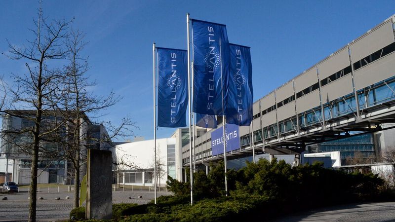 Der Umsatz von Stellantis stieg im vergangenen Jahr um 14 Prozent auf 152 Milliarden Euro.