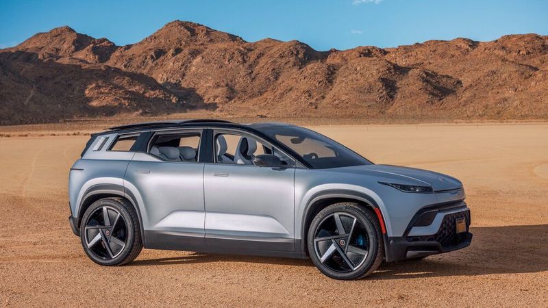 Kurz nach dem Produktionsstart im November sollen erste Exemplare des Fisker Ocean auch an Kunden in Europa gehen.
