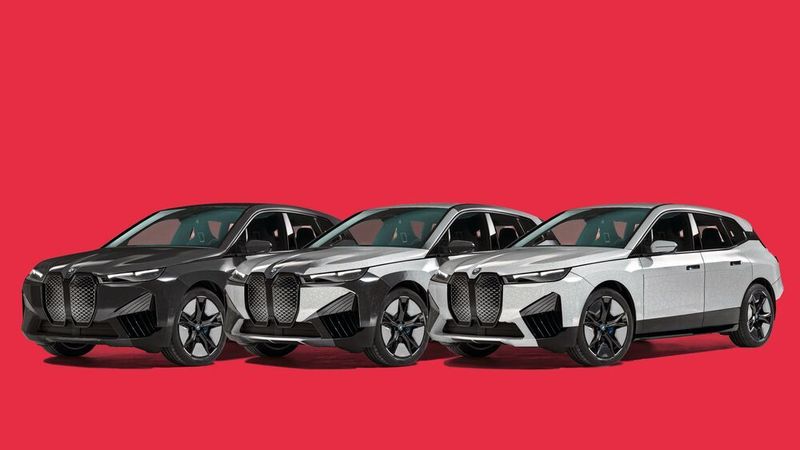 Eine spezielle Beschichtung erlaubt es bei der Fahrzeug- studie BMW iX-flow, die Wagenfarbe in Stufen von Schwarz in Weiß zu ändern.
