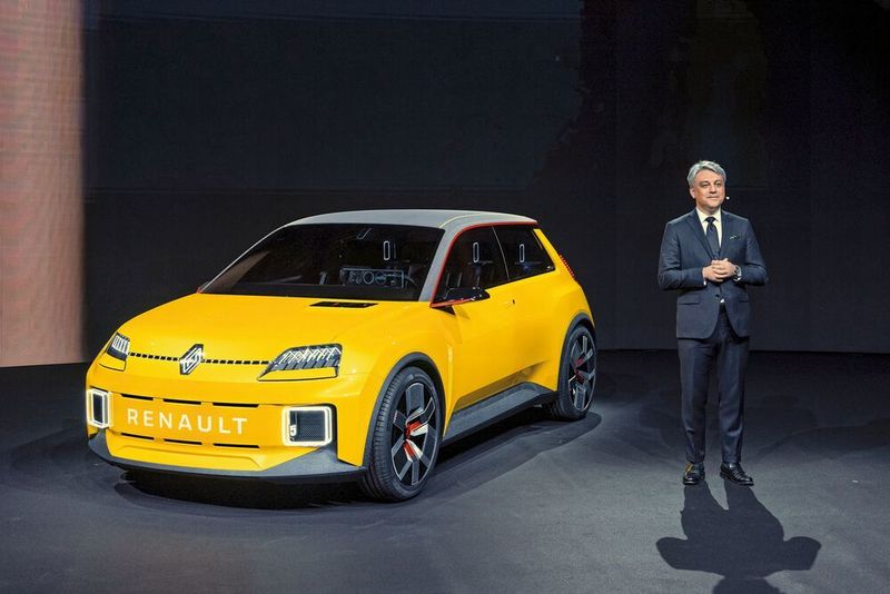 Renault-Chef Luca de Meo und der elektrische R5: „Wir werden die Energiewende anführen und Elektrofahrzeuge so richtig populär machen.“