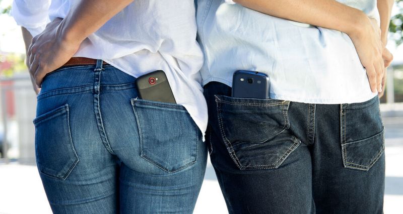 Neueste Erkenntnisse chinesischer Wissenschaftler zu Faserbatterien machen den Weg frei, tragbare Geräte wie Smartphones, künftig kabellos in der Hosentasche aufladen zu können.
