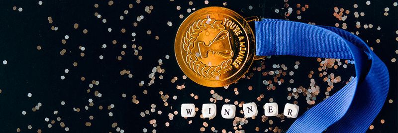 Die DtGV vergab zahlreiche Auszeichnungen im Rahmen des "Deutschen B2B-Awards 2022".