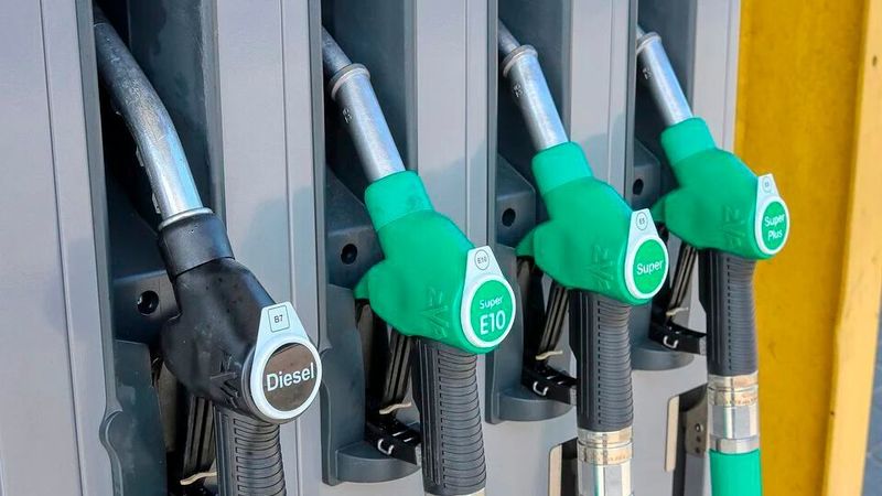 Zeitweise sind die Spritpreise an den Tankstellen auf mehr als zwei Euro je Liter angestiegen.