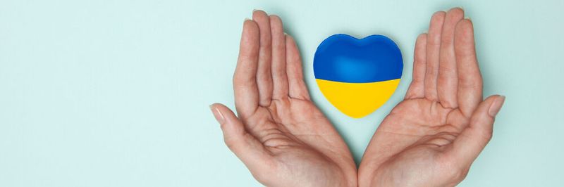 Die ITK-Branche engagiert sich mit Sach- und Geldspenden für die Ukraine.