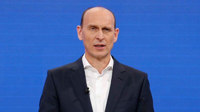 VW-Markenchef Ralf Brandstätter hofft auf ein schnelles Ende des Ukraine-Konflikts.