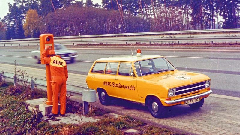 Mehr als 660.000 Fahrzeuge sind hierzuland mittlerweile historisch zugelassen. Informationen zu diesen bietet der neue Oldtimerratgeber des ADAC.