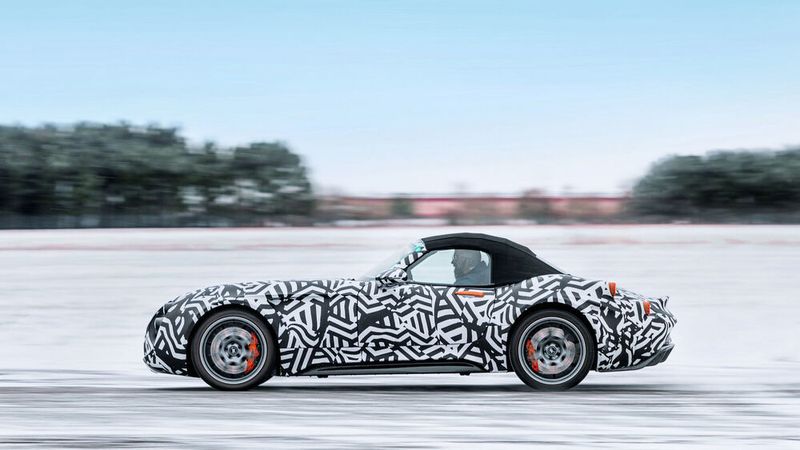 Noch leicht getarnt: der Wiesmann Thunderball.