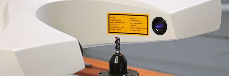 Einfach und zuverlässig: Mit einem automatisierten Werkzeugvoreinstellgerät ermittelte Daten sind von der Sorgfalt und dem
Geschick des Bedieners unabhängig.