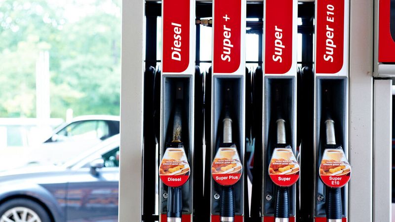 Die Spritpreise erreichten in den ersten Wochen des Ukraine-Krieges Rekordwerte.