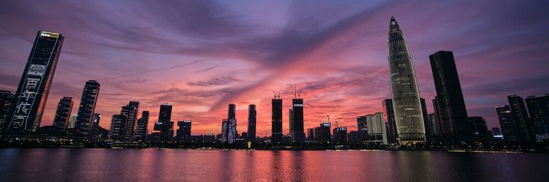 Blick auf Shenzhen: Ein Covid-19-bedingter Lockdown in der Hafenstadt, die zugleich ein Zentrum der chinesischen Elektronikproduktion ist, hat spürbare Ausfwirkungen auf globale Lieferketten.