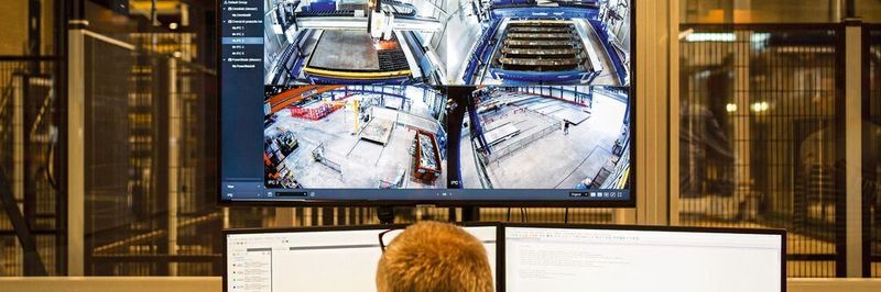 Die Produktion kann weitestgehend automatisiert und ausschließlich aus einem Kontrollraum ausgesteuert werden.