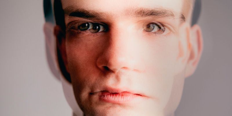 Schizophrenie betrifft etwa einen von 300 Menschen weltweit. Zu ihren Symptomen gehören unter anderem Gedanken- und Wahrnehmungsstörungen, Konzentrationsschwäche, Halluzinationen, Wahnvorstellungen und Antriebslosigkeit. (Symbolbild)