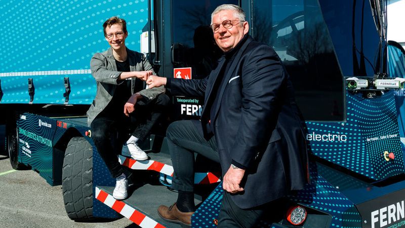 Fernride-Gründer Hendrik Kramer (li.) konnte Holger Mandel von seiner Idee überzeugen.