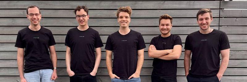 Das Team von We Sort AI. Von links: Christian Schärf, Johannes Laier, Martin Körner, Nathanael Laier, Tobias Scheuer.
