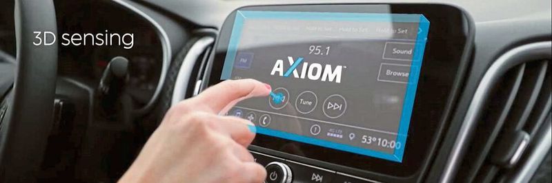 Ganz ohne berühren: Mit einem speziellen Chip lassen sich Luftgesten umwandeln und so ein Touchdisplay bedienen.