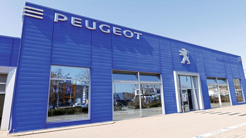 Die ehemalige Peugeot-Niederlassung in Dachau gehört jetzt zur AVAG-Gruppe.