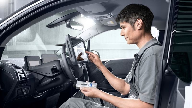 Besitzer eines Tech-Pro-Diagnosegeräts können nun auch die Traktionsbatterien von E-Autos prüfen.